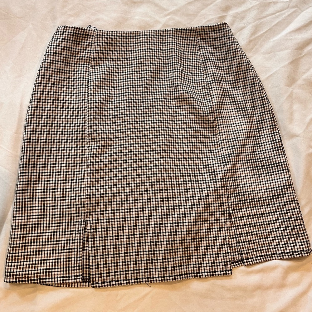 Preppy plaid mini skirt with double slits